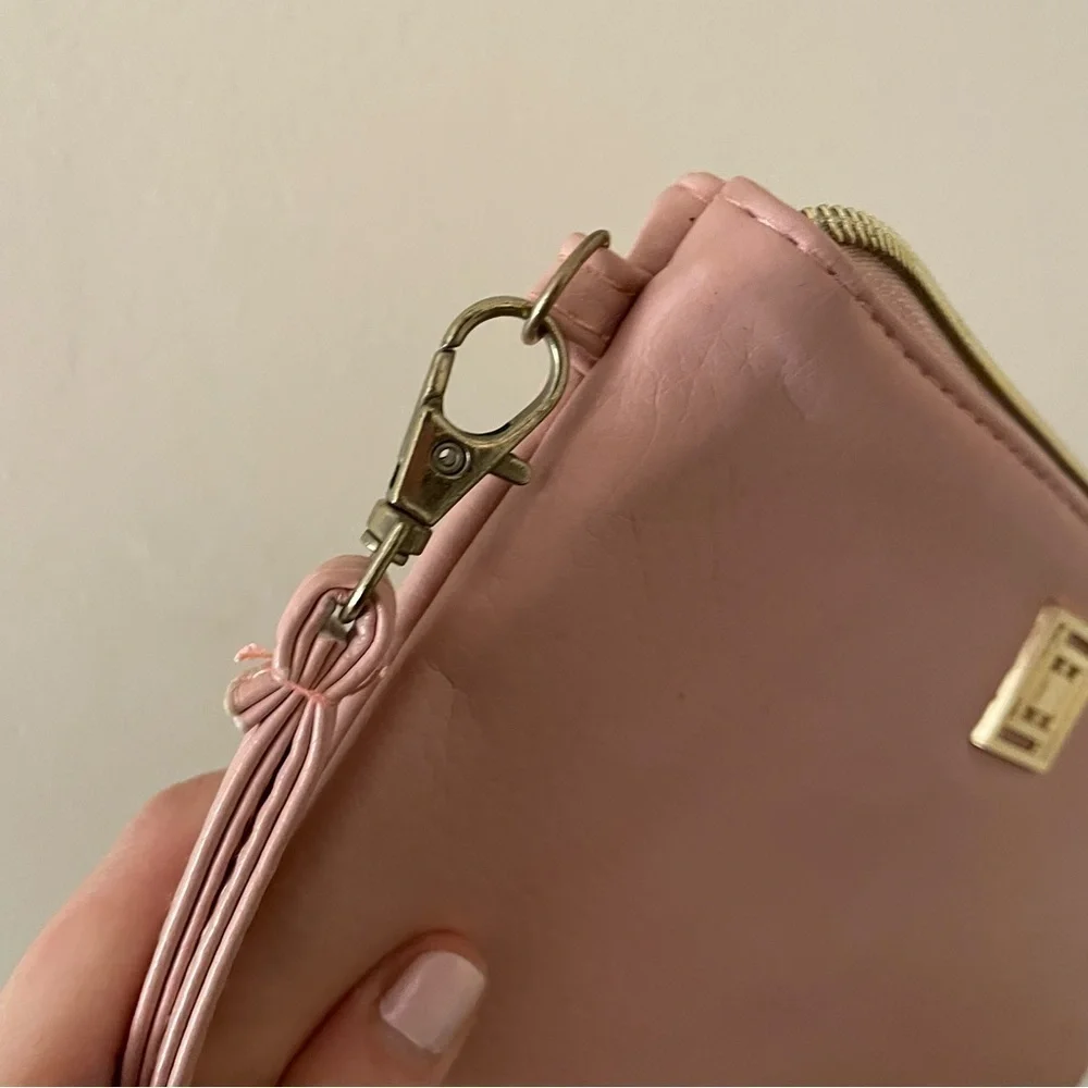 Liz Claiborne‎ pink and black clutch with gold detail and zipper delicate